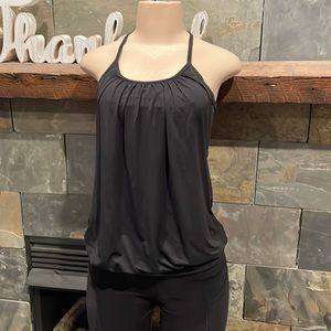 0922 Lululemon no limits tank size 6
